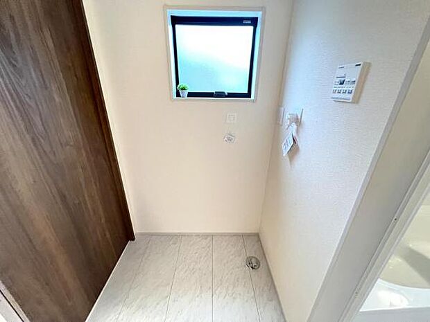 お天気を気にせずお洗濯ができ、室内干し可能です。