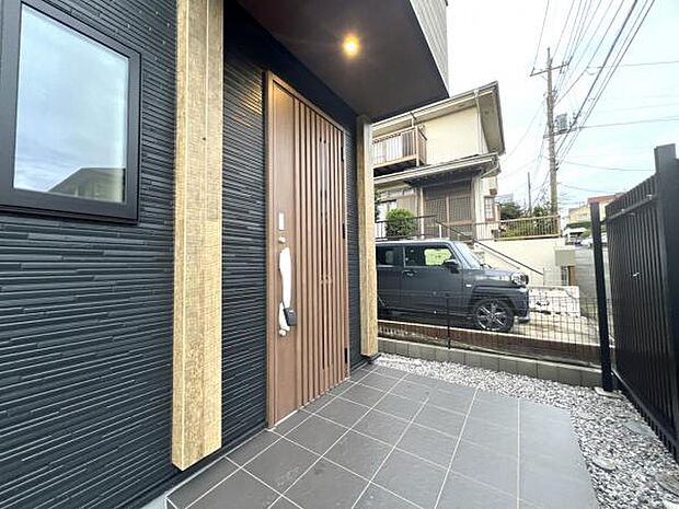 いつも気持ちよくご家族を迎えられる玄関です。