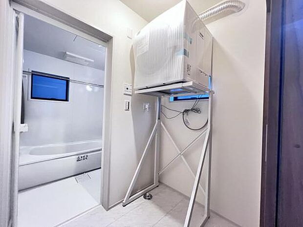 お天気を気にせずお洗濯ができる乾燥機が御座います。