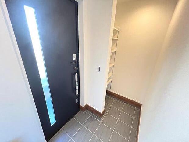 いつも気持ちよくご家族を迎えられる玄関です。