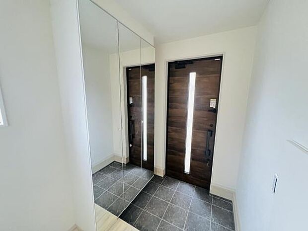 いつも気持ちよくご家族を迎えられる玄関です。