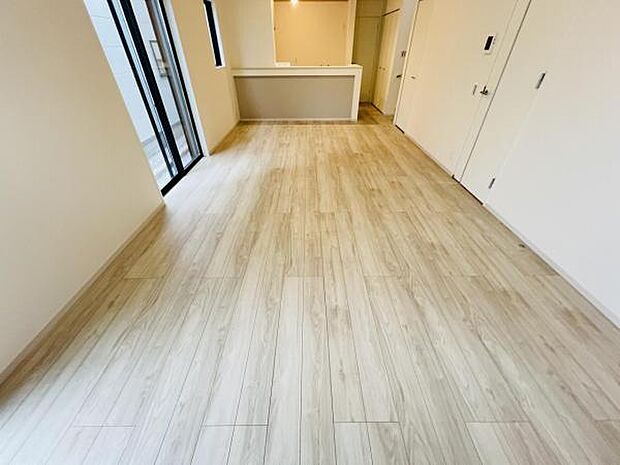 家族団らんの場所としてゆったりと居心地の良いリビングです。