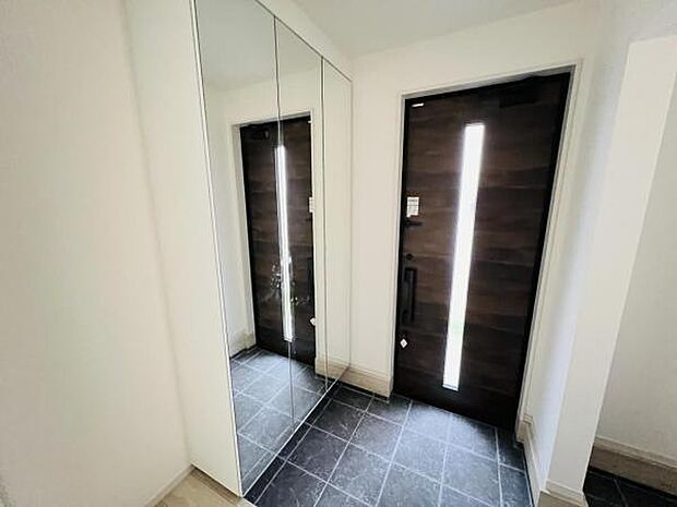 いつも気持ちよくご家族を迎えられる玄関です。