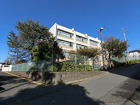 川崎市立平小学校まで約500m(徒歩7分)