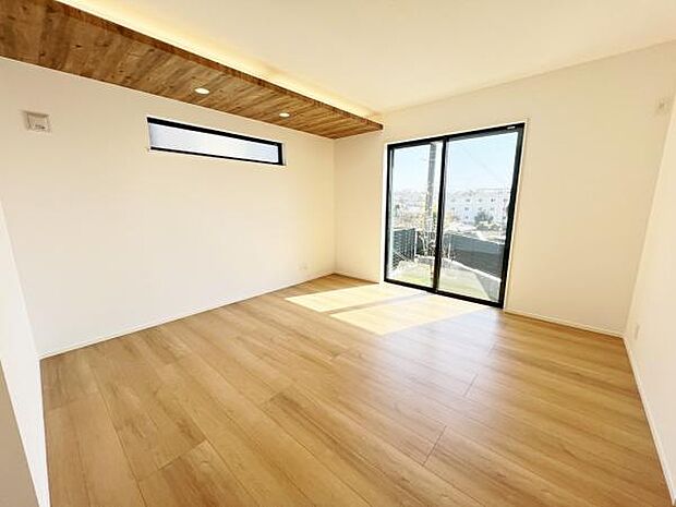 家族団らんの場所としてゆったりと居心地の良いリビングです。