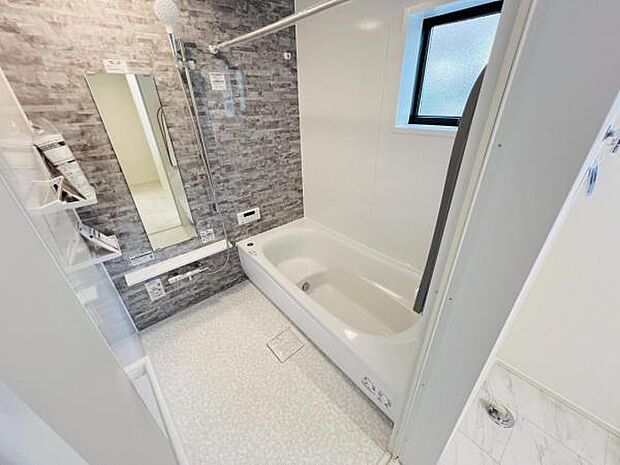 お風呂でほっとひといき。1日の疲れを癒しましょう。