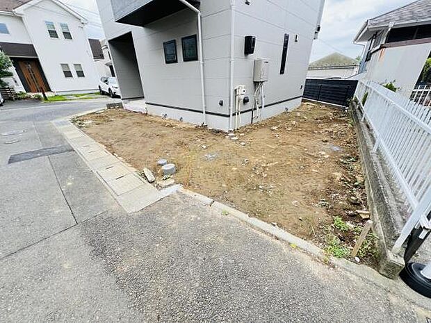 駐車場ももちろん完備しておりますのでお車所有の方にも心強いです。