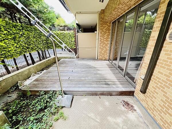 広々ウッドデッキです。