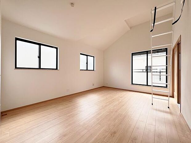 家族団らんの場所としてゆったりと居心地の良いリビングです。