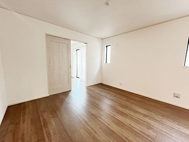 家族団らんの場所としてゆったりと居心地の良いリビングです。