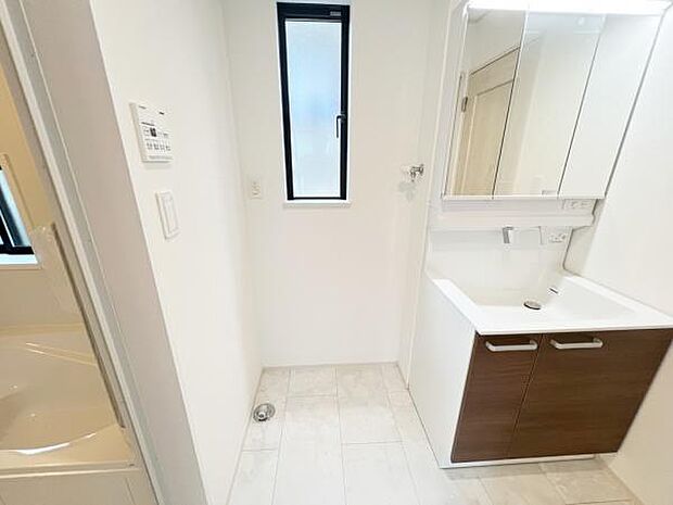 お天気を気にせずお洗濯ができ、室内干し可能です。