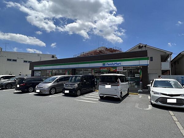 ファミリーマート 宮前犬蔵一丁目店まで約620m（徒歩8分）