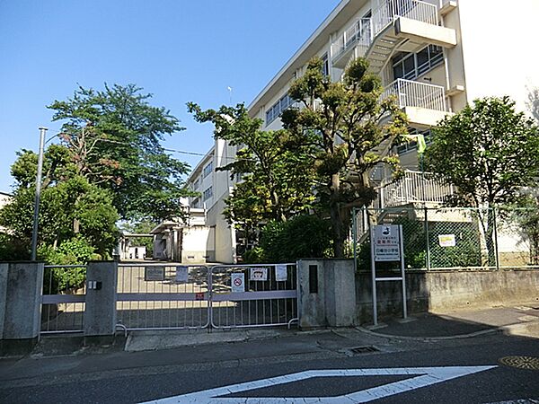 川崎市立白幡台小学校まで約580m（徒歩8分）