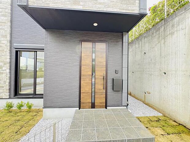 いつも気持ちよくご家族を迎えられる玄関です。