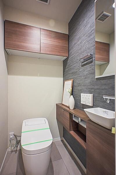 ほっと安らげるトイレ空間です。