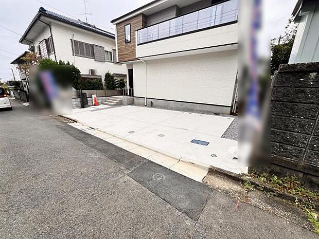 3台駐車可能なので、ご家族で複数台所有する際や来客時に役立ちます。