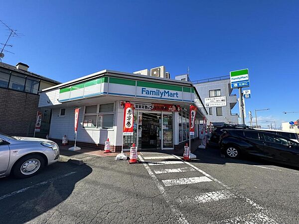 ファミリーマート 王禅寺西店まで約130m（徒歩2分）