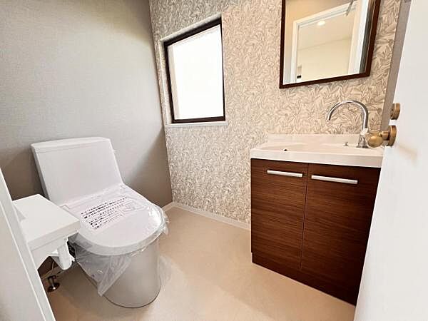 ほっと安らげるトイレ空間です。