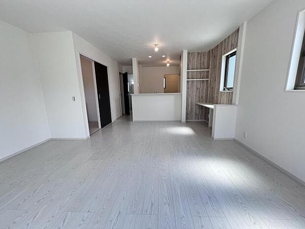 家族団らんの場所としてゆったりと居心地の良いリビングです。