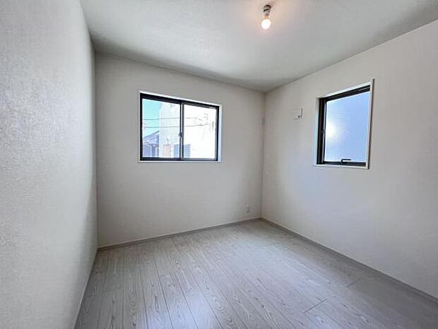 子供部屋にもちょうど良い大きさのお部屋です。