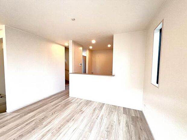 ご家族の温かい時間を演出するダイニングスペースです。