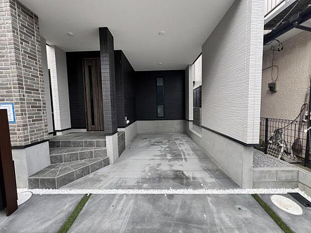 駐車場ももちろん完備しておりますのでお車所有の方にも心強いです。