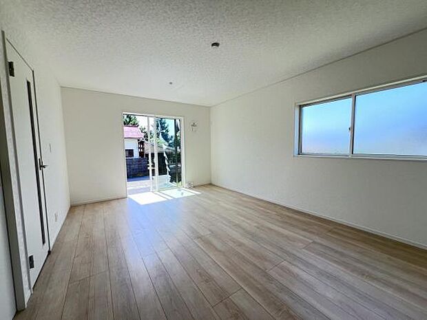 リビングダイニングになります。ご家族そろっての素敵な空間になりそうですね。