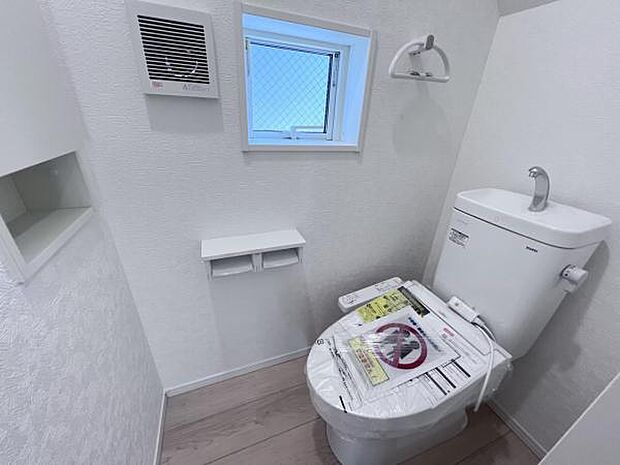 ほっと安らげるトイレ空間です。