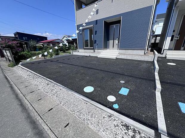 駐車場ももちろん完備しておりますのでお車所有の方にも心強いです。