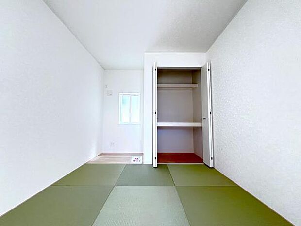 和室スペースです。畳のお部屋は寛げる空間ですね。