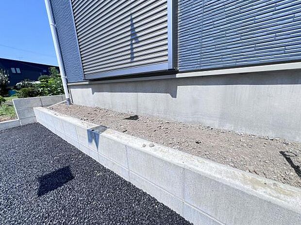 お庭スペースは、ガーデニングやお子様との外遊びなど多彩な用途でお楽しみいただけます。