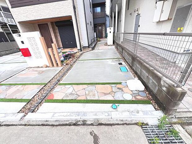 駐車場ももちろん完備しておりますのでお車所有の方にも心強いです。