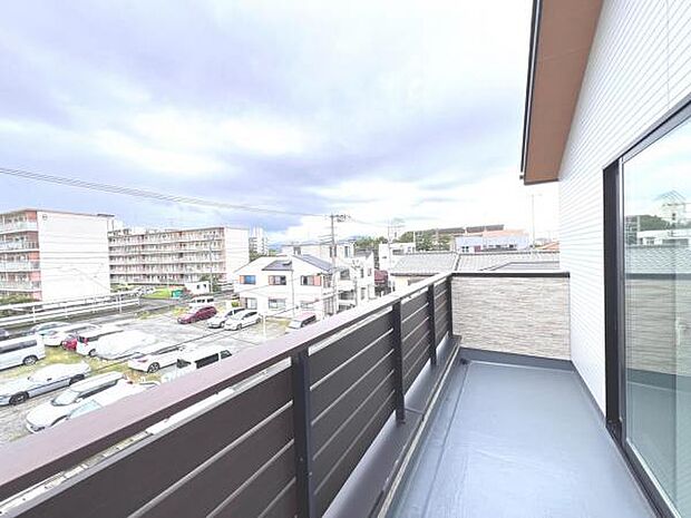 お洗濯ものを気持ち良く太陽の光で干せるのが嬉しいですね。