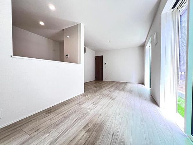 家族団らんの場所としてゆったりと居心地の良いリビングです。