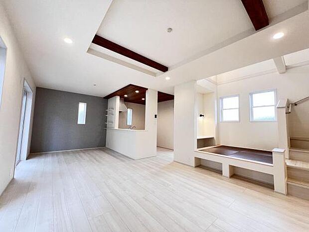 リビングダイニングになります。ご家族そろっての素敵な空間になりそうですね。