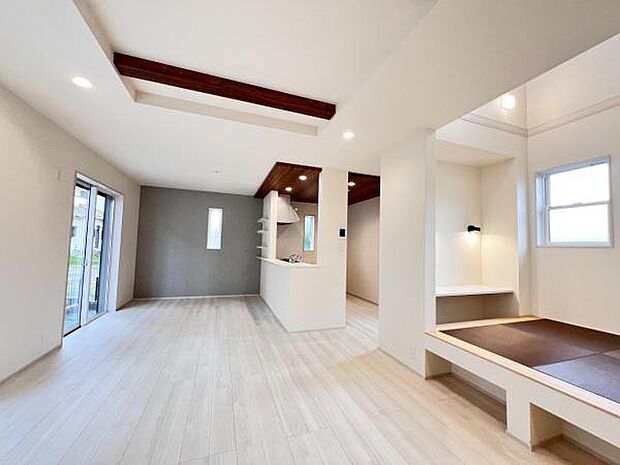 リビングダイニングになります。ご家族そろっての素敵な空間になりそうですね。