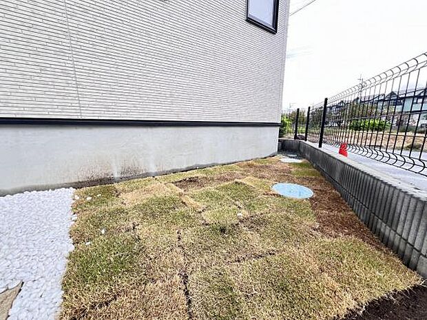 お庭スペースは、ガーデニングやお子様との外遊びなど多彩な用途でお楽しみいただけます。