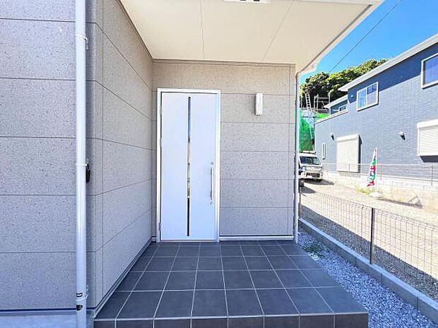 いつも気持ちよくご家族を迎えられる玄関です。