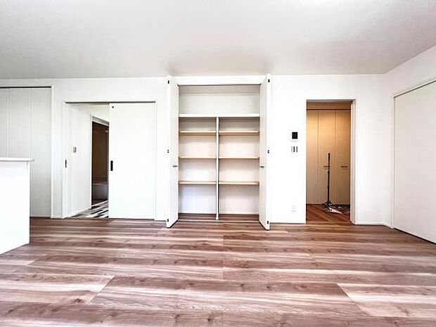 ご家族の温かい時間を演出するダイニングスペースです。