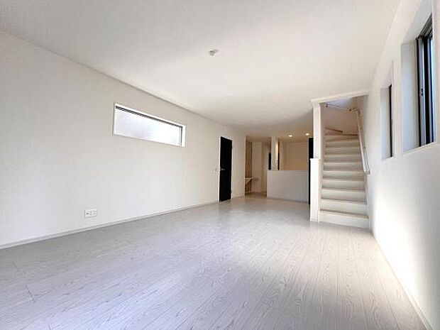 家族団らんの場所としてゆったりと居心地の良いリビングです。