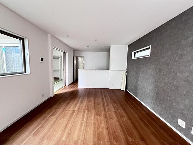 家族団らんの場所としてゆったりと居心地の良いリビングです。