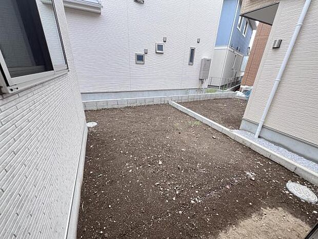 お庭スペースは、ガーデニングやお子様との外遊びなど多彩な用途でお楽しみいただけます。