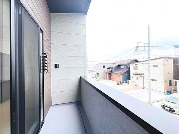 お洗濯ものを気持ち良く太陽の光で干せるのが嬉しいですね。