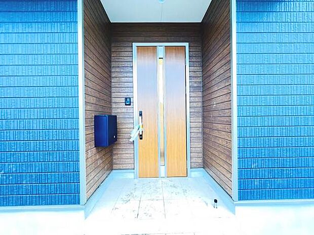 いつも気持ちよくご家族を迎えられる玄関です。