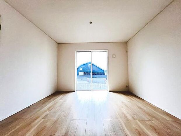 家族とゆったり時間を過ごせるリビングダイニング。