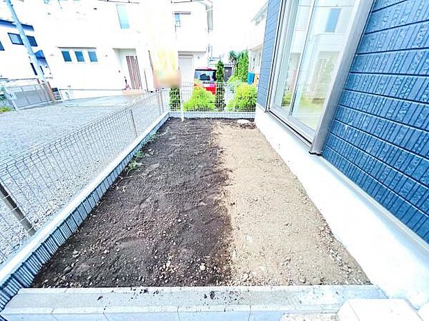 お庭スペースです。趣味やご家族団らんを楽しめそうですね。