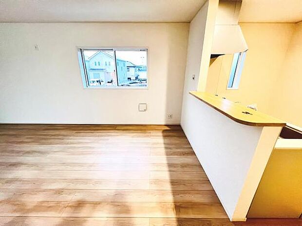 落ち着きのある雰囲気のダイニングスペースです。