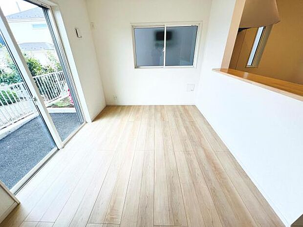 ご家族の温かい時間を演出するダイニングスペースです。