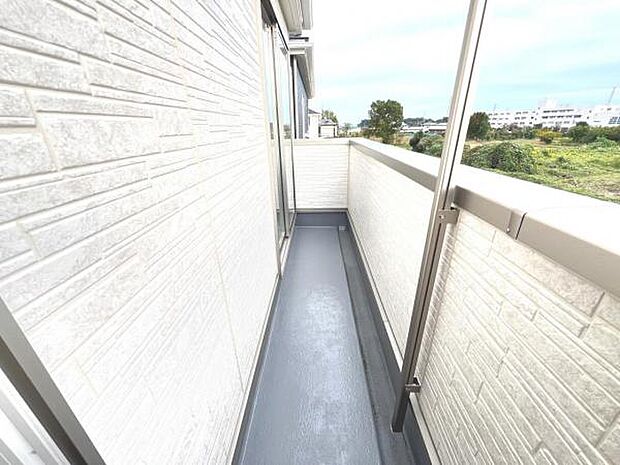 お洗濯ものを気持ち良く太陽の光で干せるのが嬉しいですね。