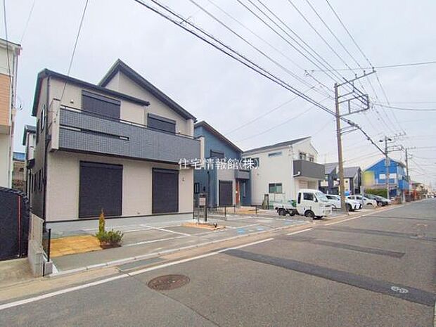 前面道路を含めた現地写真です。